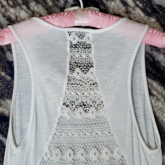 (3/$15) Ecru Sleeveless Top - size S - Picture 4 of 7